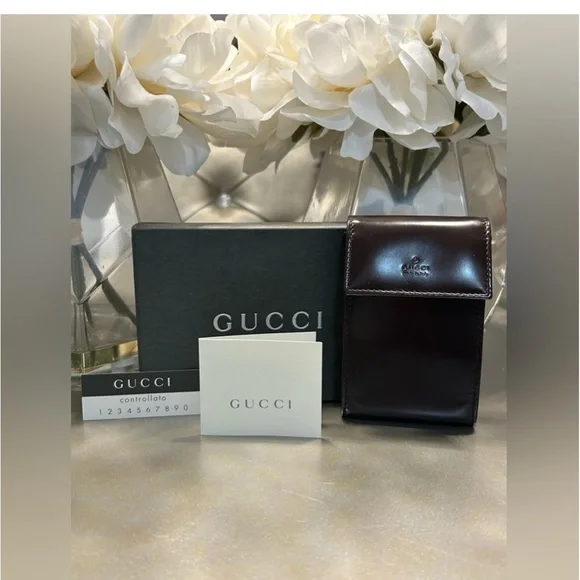 GUCCI *KEY HOLDER & WALLET Unisex w/ box LIKE NEW Burgundy color